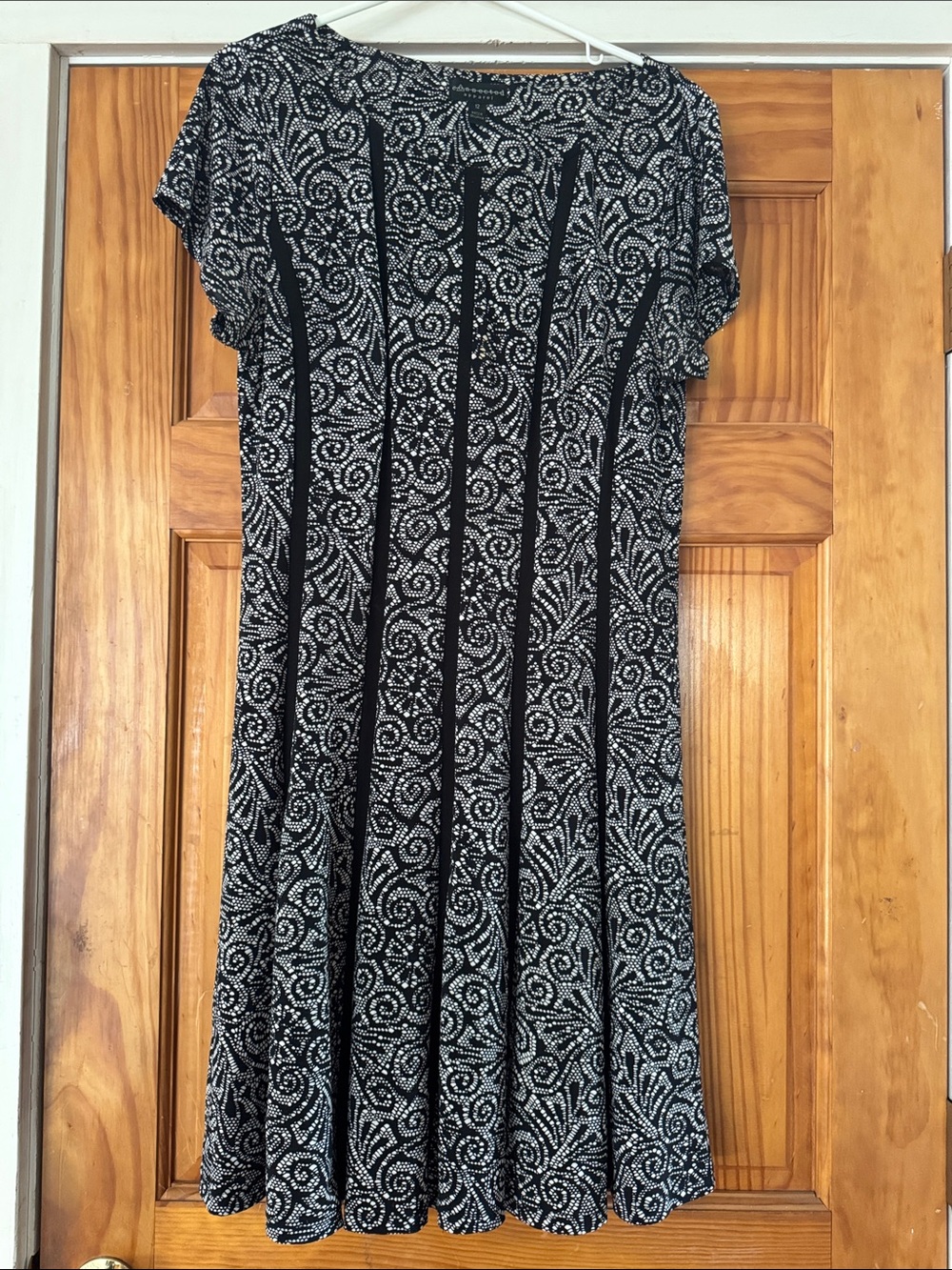 connected apparel Black and White Patterned Midi Dress